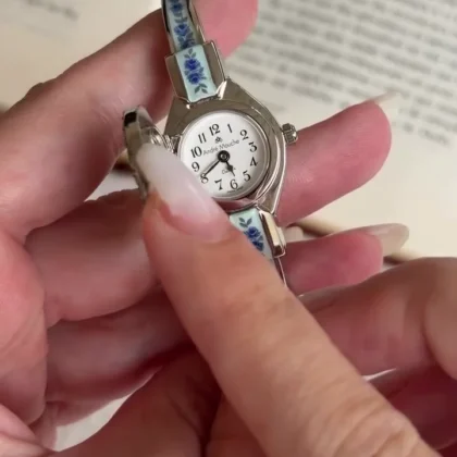 Vintage Floral Elegance Mini Bracelet